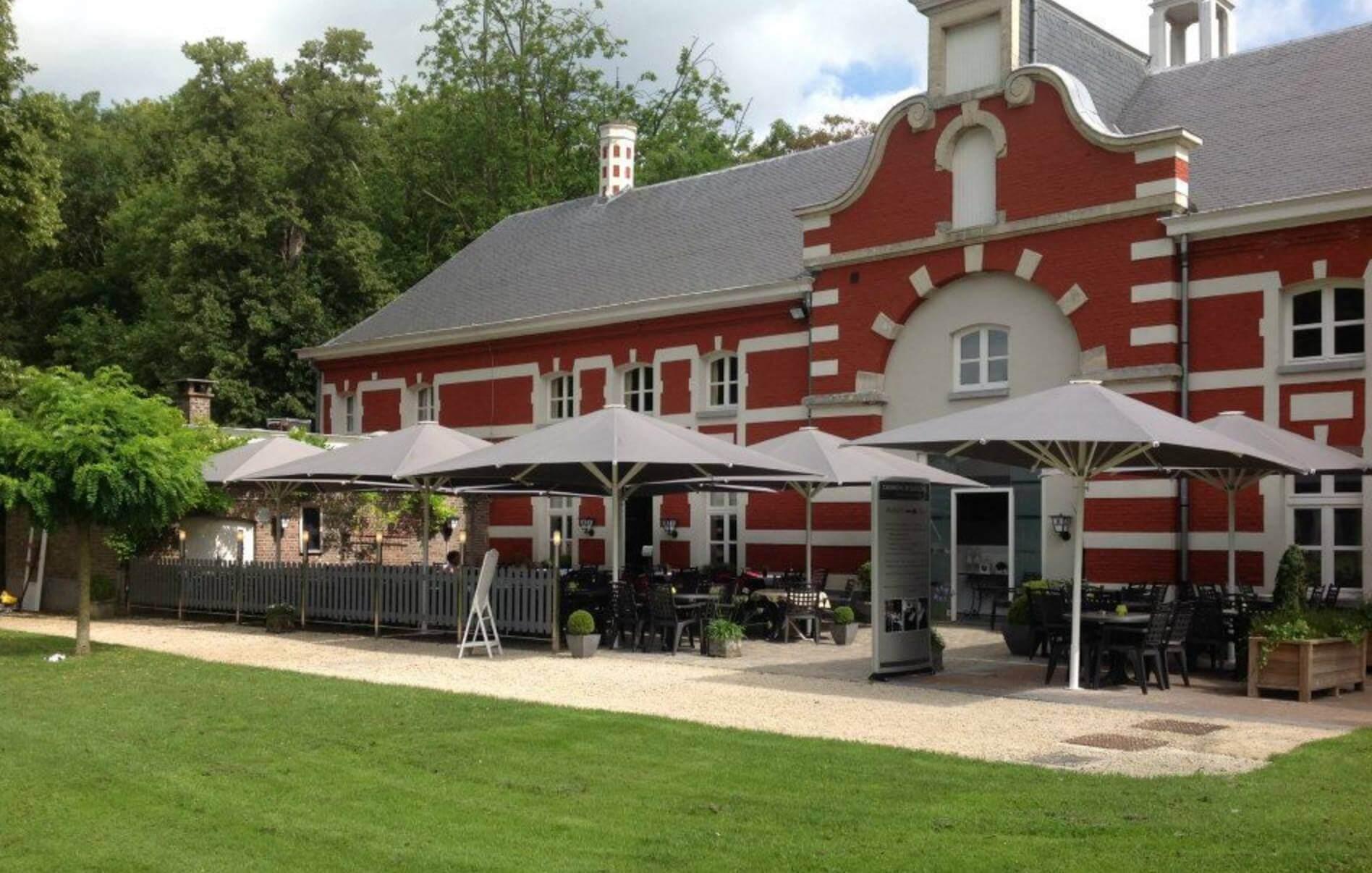 Domein De Ghellinck - Restaurant en Tearoom Aan de voet van de Vlaamse Ardennen verwelkomen Koen en Delphine u in hun restaurant - tearoom gevestigd in het koetshuis van Domein de Ghellinck.