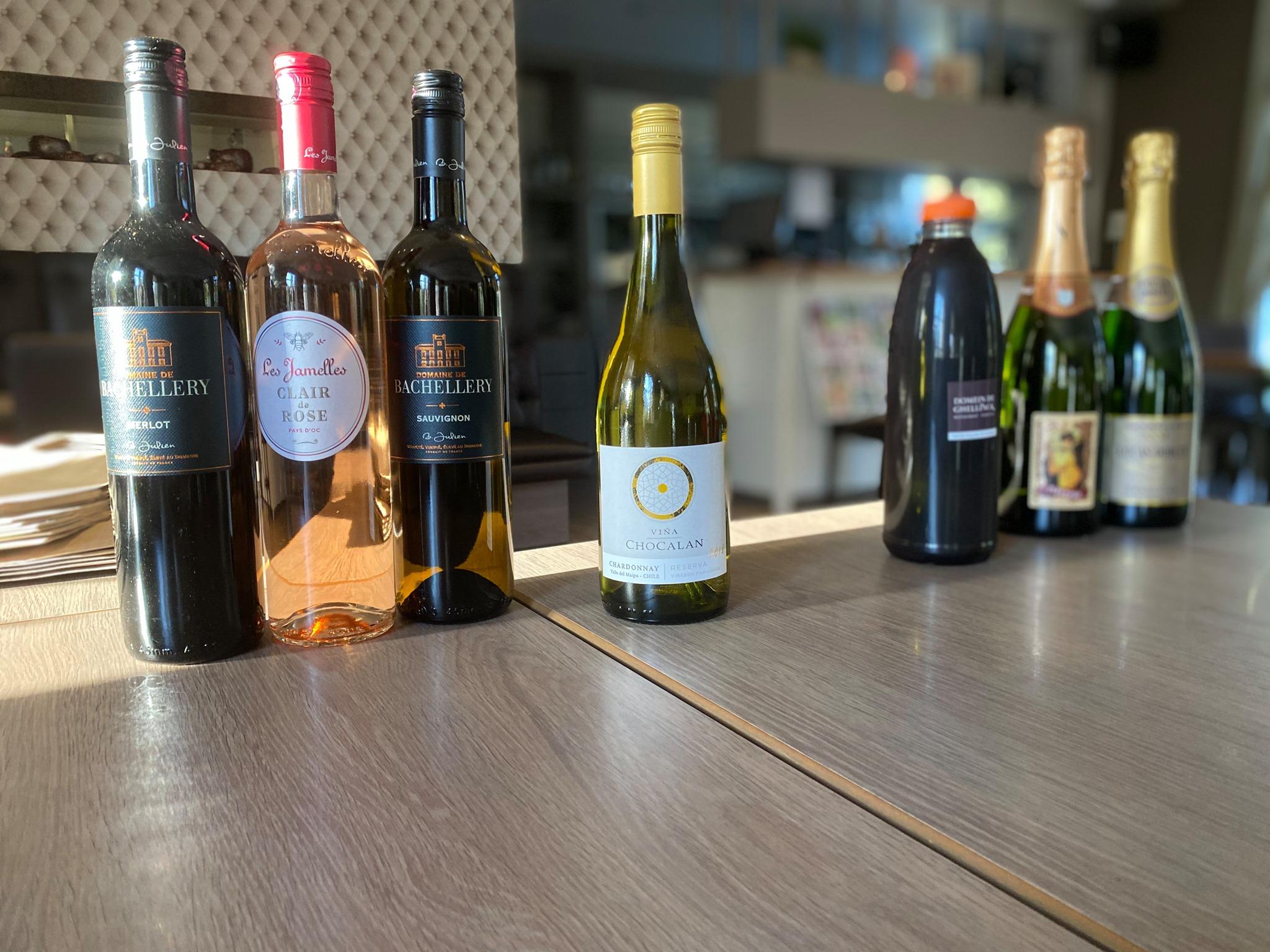 Domein De Ghellinck - Drankenkaart Geniet van een sprankelend aperitief,\neen lekker bier of frisdrank. Onze wijnkaart is beschikbaar in het restaurant.